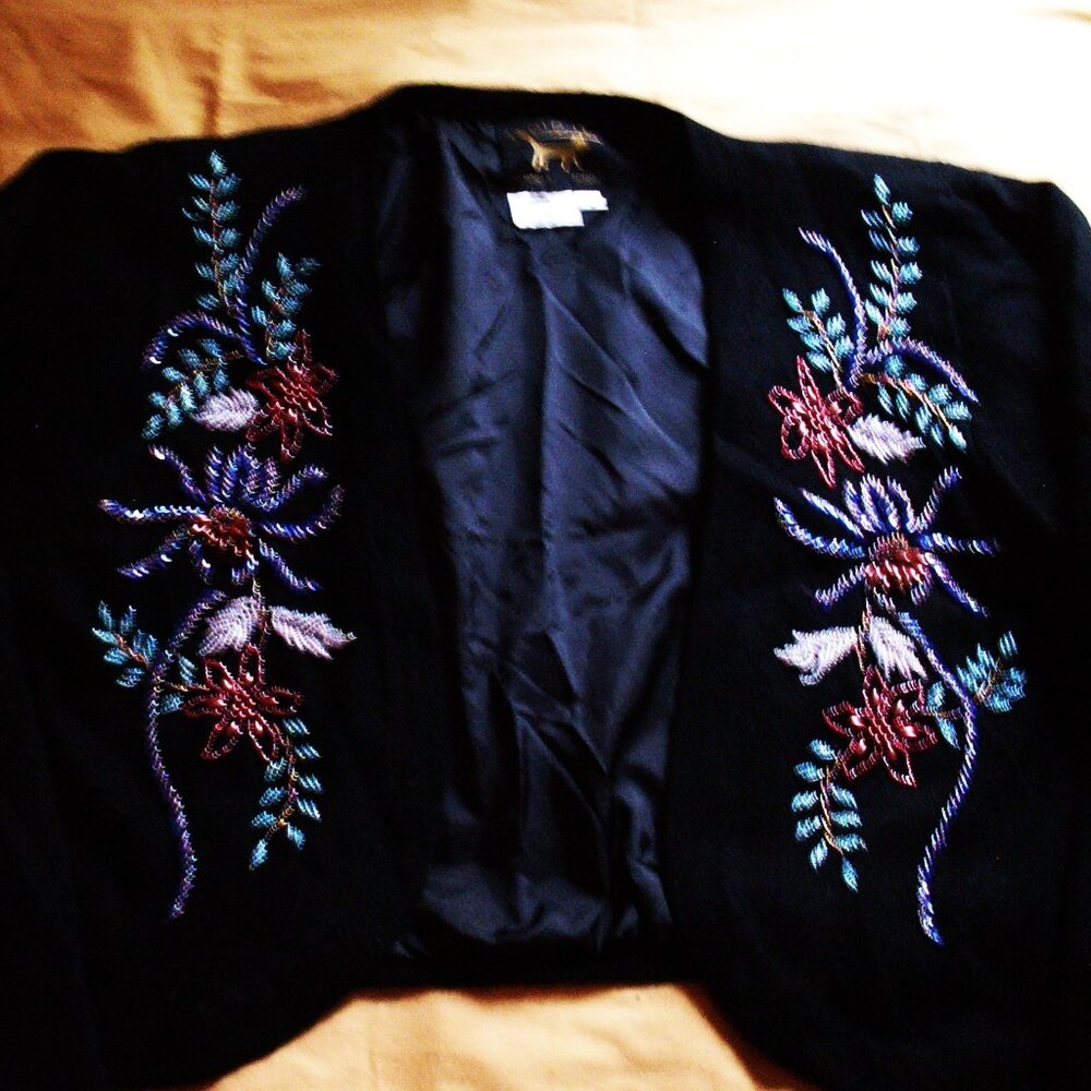 LAMBSWOOL/ANGORA BEADED LINED BOLERO L